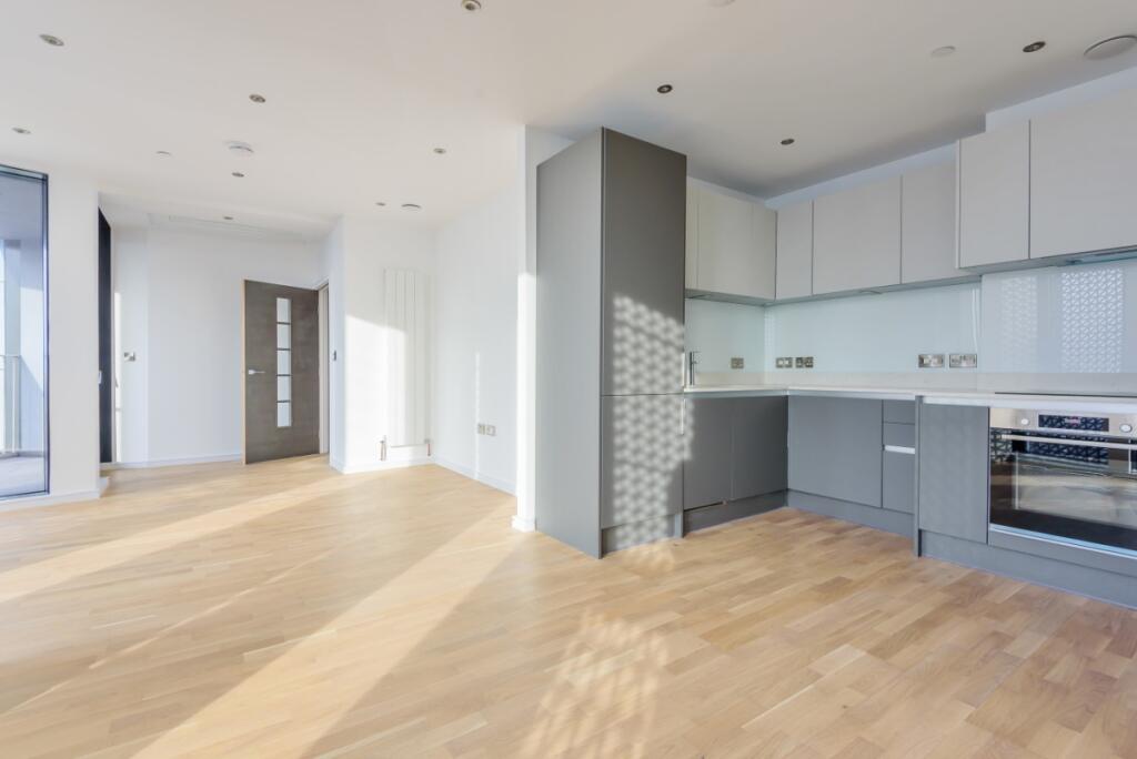 1 bed 1st Floor Flat for rent in London. From Kinleigh Folkard & Hayward - Sales - London Bridge