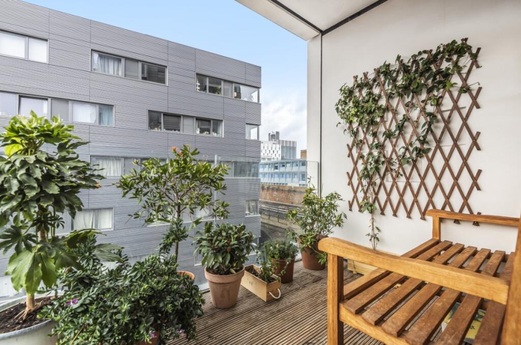 1 bed 1st Floor Flat for rent in London. From Kinleigh Folkard & Hayward - Sales - London Bridge