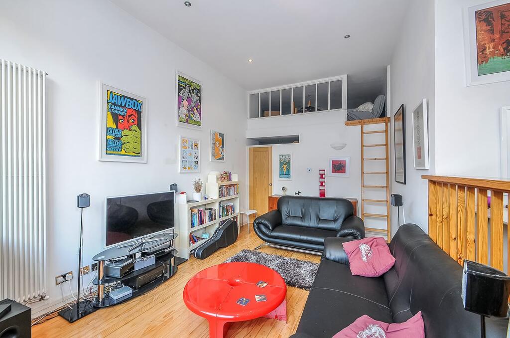 1 bed 1st Floor Flat for rent in London. From Kinleigh Folkard & Hayward - Sales - London Bridge