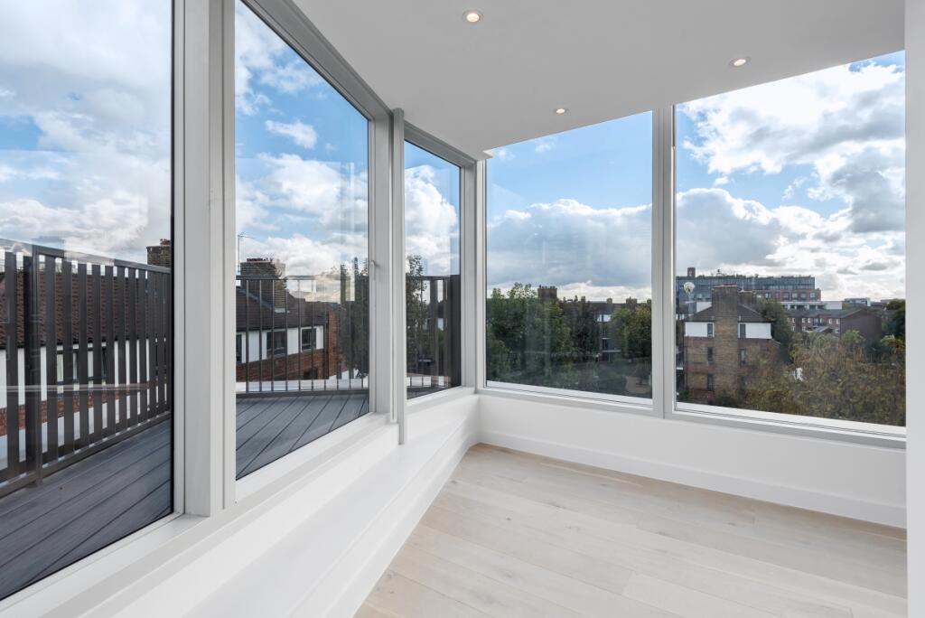 4 bed Detached for rent in Bermondsey. From Kinleigh Folkard & Hayward - Sales - London Bridge