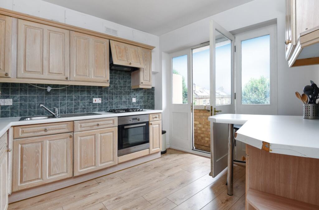 2 bed 1st Floor Flat for rent in London. From Kinleigh Folkard & Hayward - Sales - London Bridge