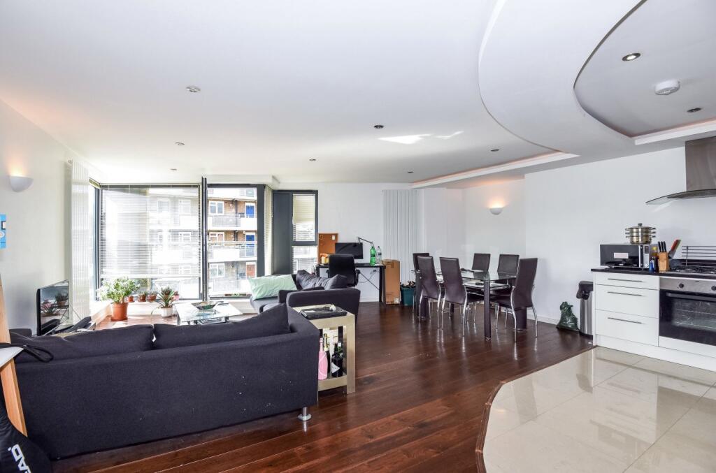 3 bed 1st Floor Flat for rent in London. From Kinleigh Folkard & Hayward - Sales - London Bridge