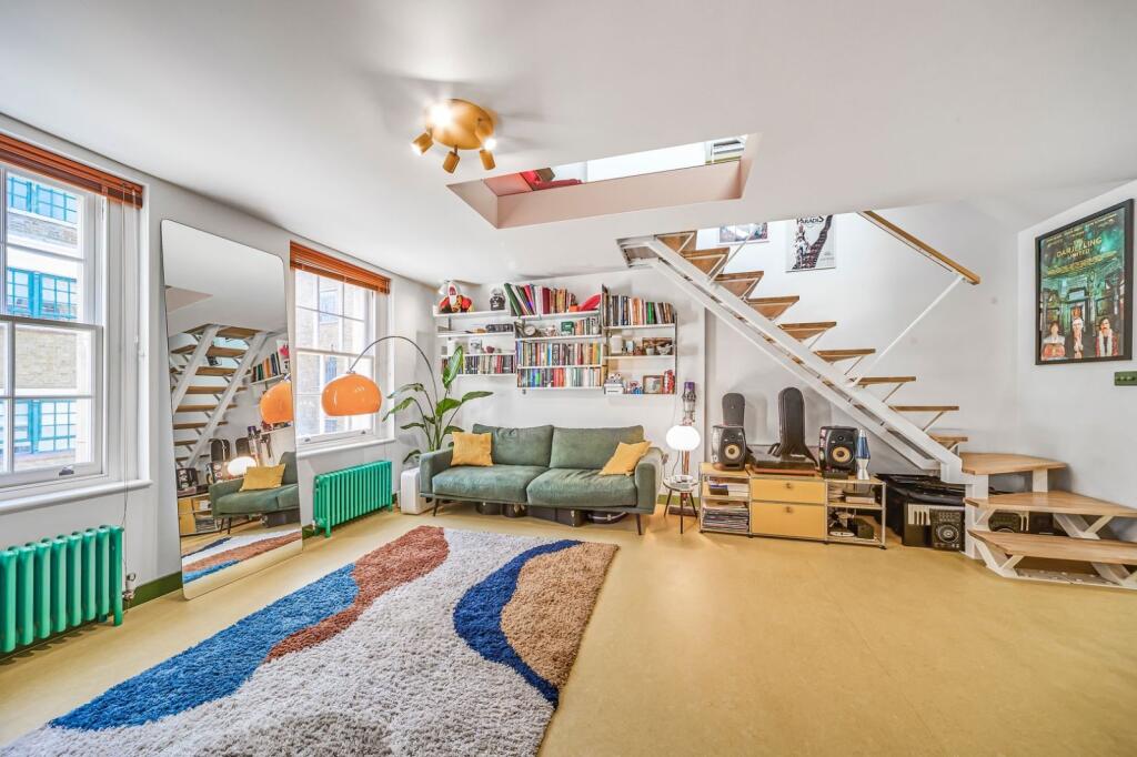 1 bed 1st Floor Flat for rent in London. From Kinleigh Folkard & Hayward - Sales - London Bridge