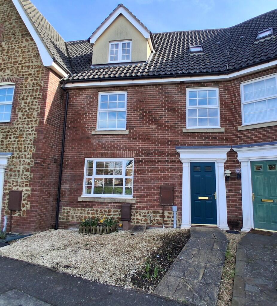 4 bed Mid Terraced House for rent in King's Lynn. From Brown & Co - King's Lynn