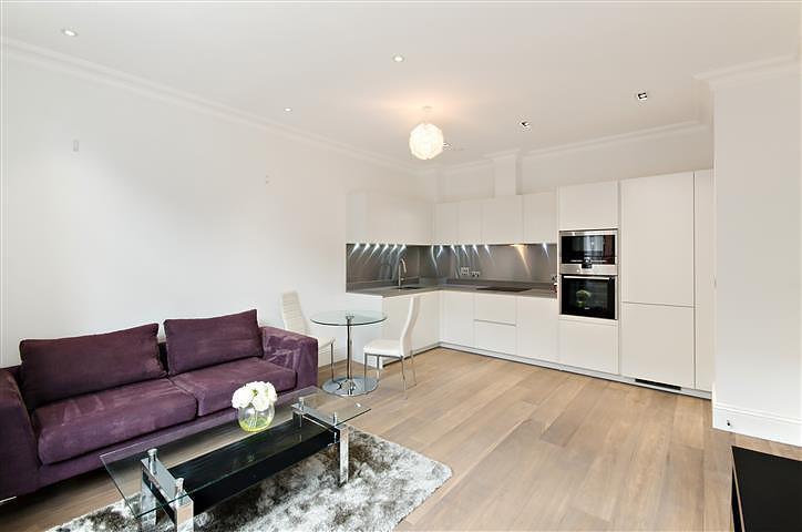 1 bed 1st Floor Flat for rent in London. From Knight Frank - Lettings - Aldgate
