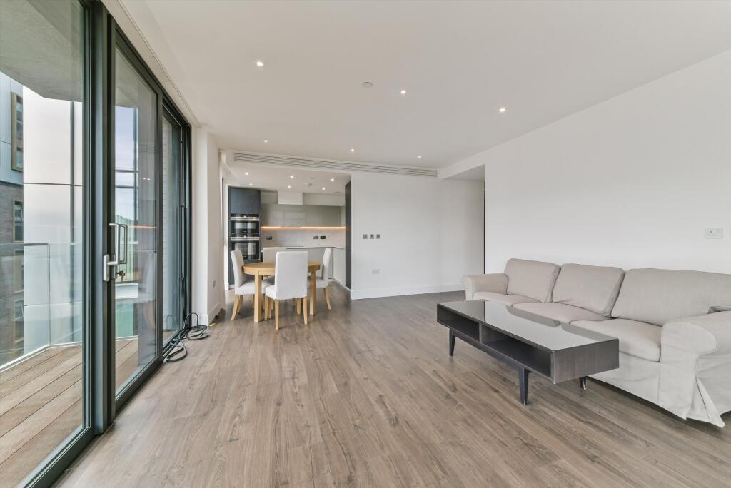 2 bed 1st Floor Flat for rent in Stepney. From Knight Frank - Lettings - Aldgate