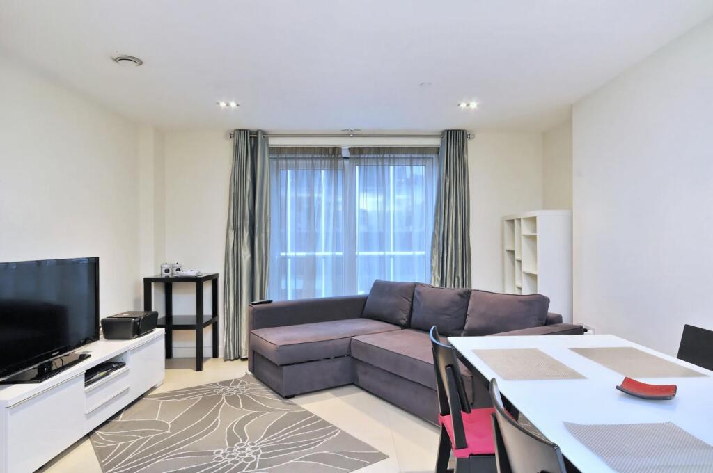 1 bed 1st Floor Flat for rent in London. From Knight Frank - Lettings - Aldgate