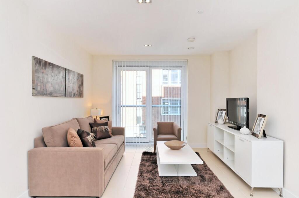 1 bed 1st Floor Flat for rent in London. From Knight Frank - Lettings - Aldgate