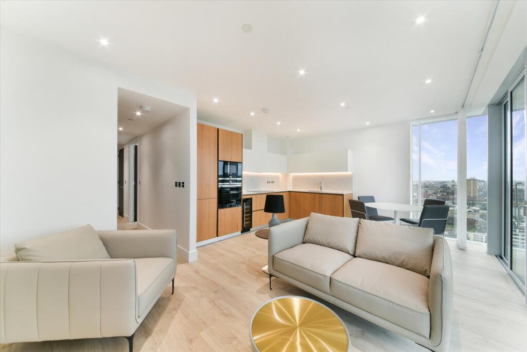 1 bed 1st Floor Flat for rent in London. From Knight Frank - Lettings - Aldgate