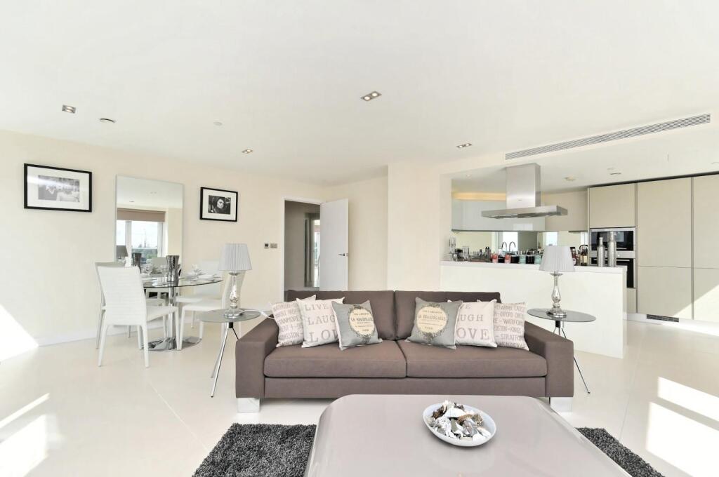 2 bed 1st Floor Flat for rent in London. From Knight Frank - Lettings - Aldgate
