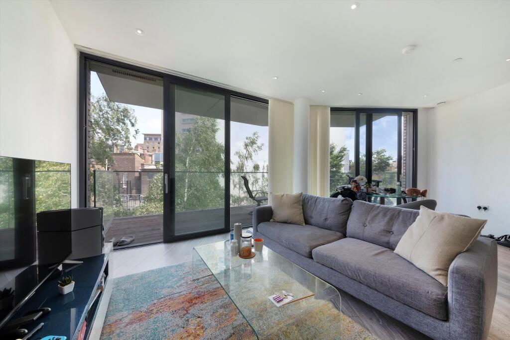 2 bed 1st Floor Flat for rent in London. From Knight Frank - Lettings - Aldgate