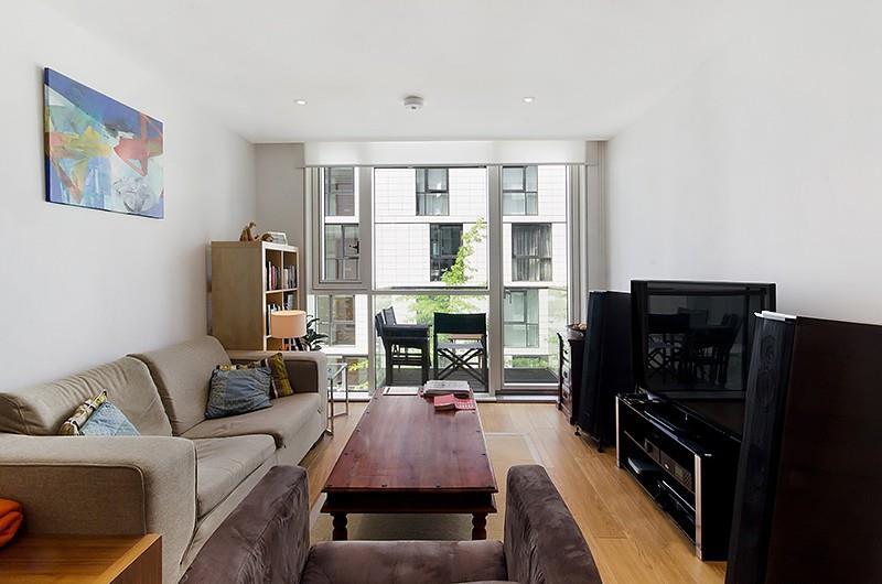 2 bed 1st Floor Flat for rent in London. From Knight Frank - Lettings - Aldgate