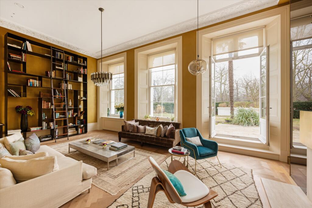 4 bed 1st Floor Flat for rent in Paddington. From Knight Frank - Hyde Park