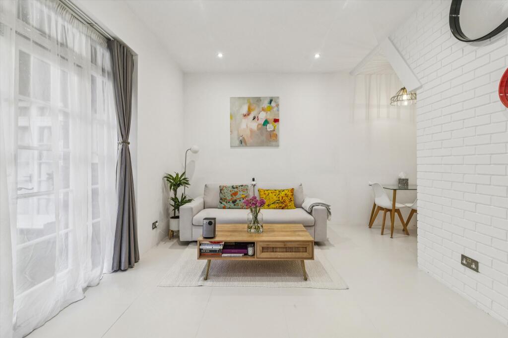 1 bed 1st Floor Flat for rent in London. From Knight Frank - Hyde Park