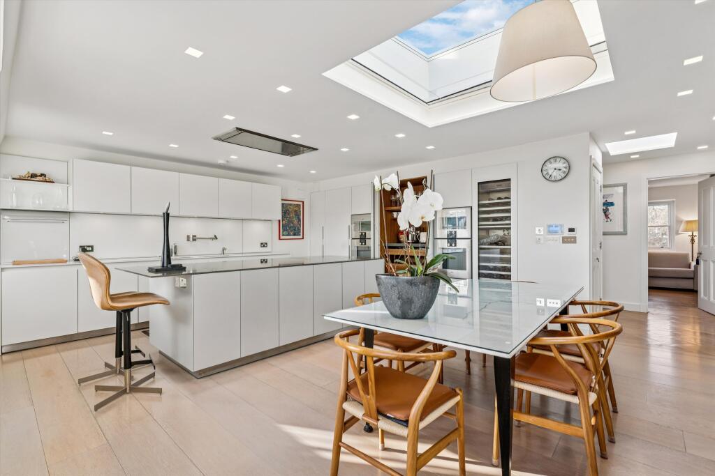 3 bed 1st Floor Flat for rent in Paddington. From Knight Frank - Hyde Park 3 bed 1st Floor Flat for rent in Paddington. From Knight Frank - Hyde Park