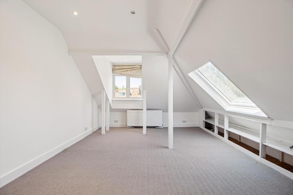 3 bed 1st Floor Flat for rent in Willesden. From Knight Frank - Hyde Park