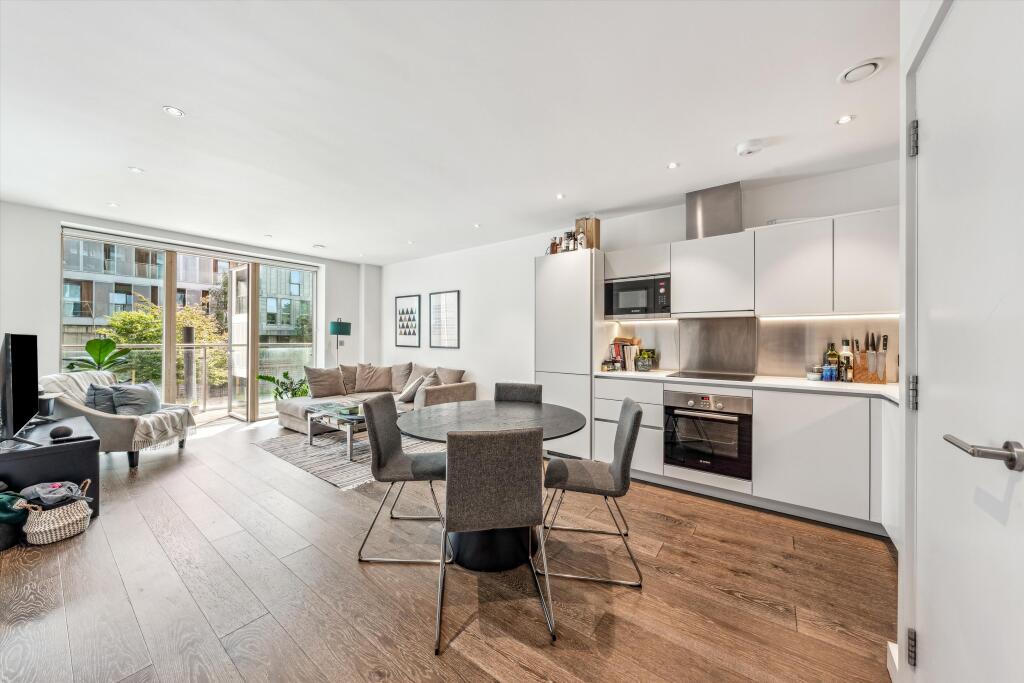 1 bed 1st Floor Flat for rent in Willesden. From Knight Frank - Hyde Park