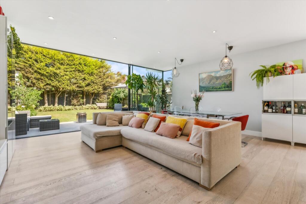 5 bed Semi Detached for rent in Willesden. From Knight Frank - Hyde Park
