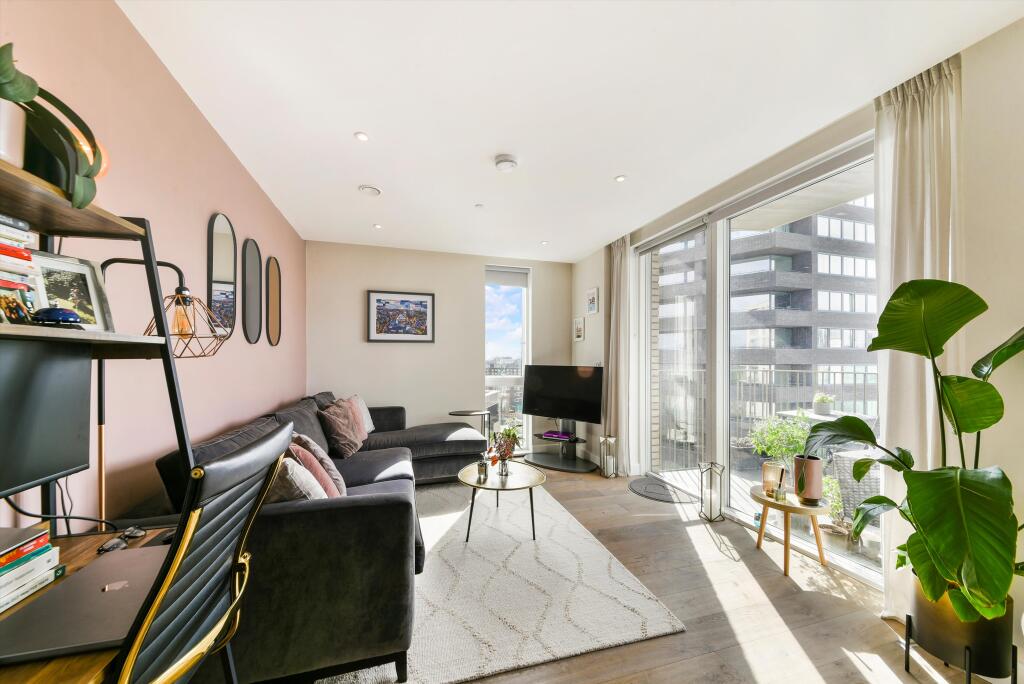 2 bed 1st Floor Flat for rent in London. From Knight Frank - Islington