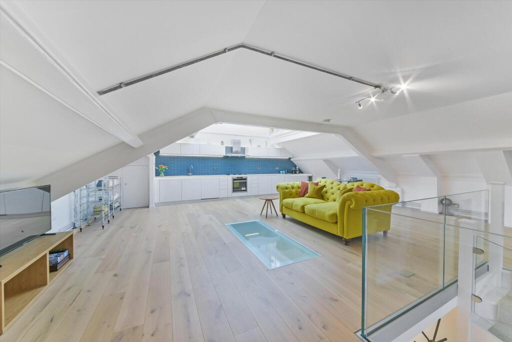 1 bed 1st Floor Flat for rent in London. From Knight Frank - Islington