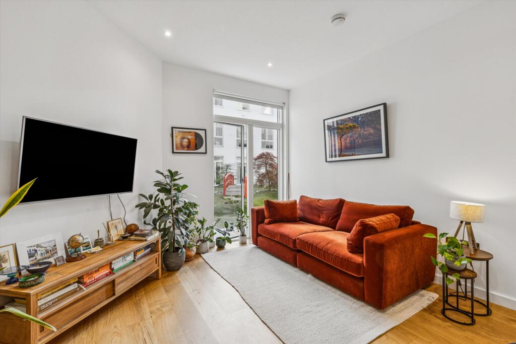 2 bed 1st Floor Flat for rent in Islington. From Knight Frank - Islington