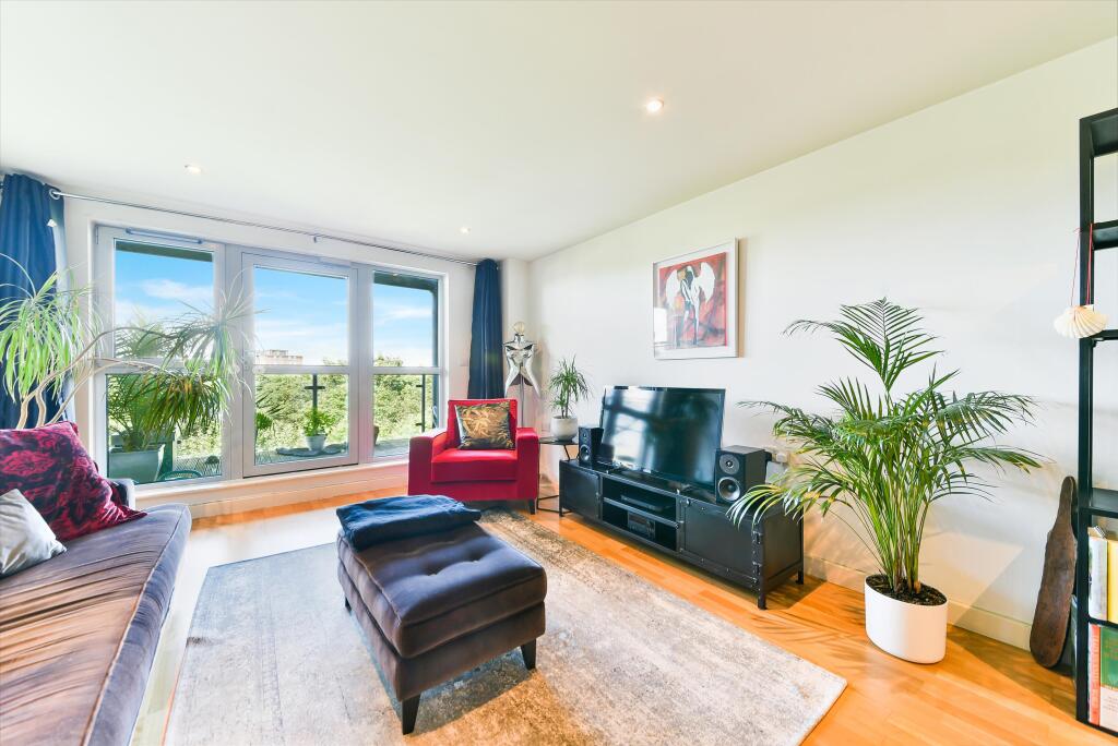 2 bed 1st Floor Flat for rent in Islington. From Knight Frank - Islington