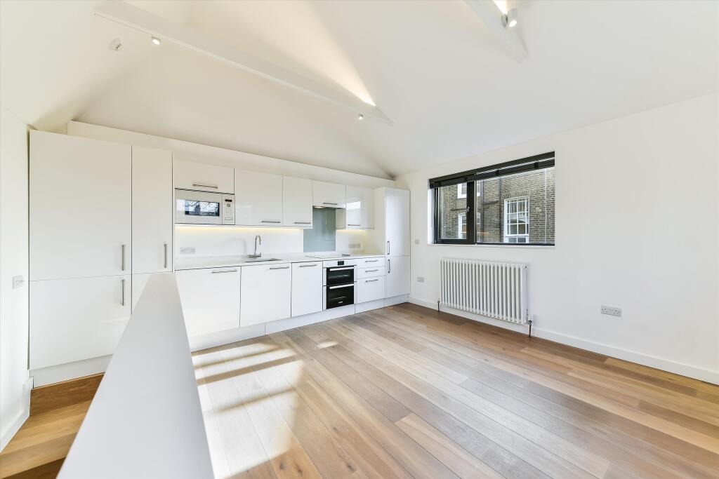 1 bed Mid Terraced House for rent in London. From Knight Frank - Islington