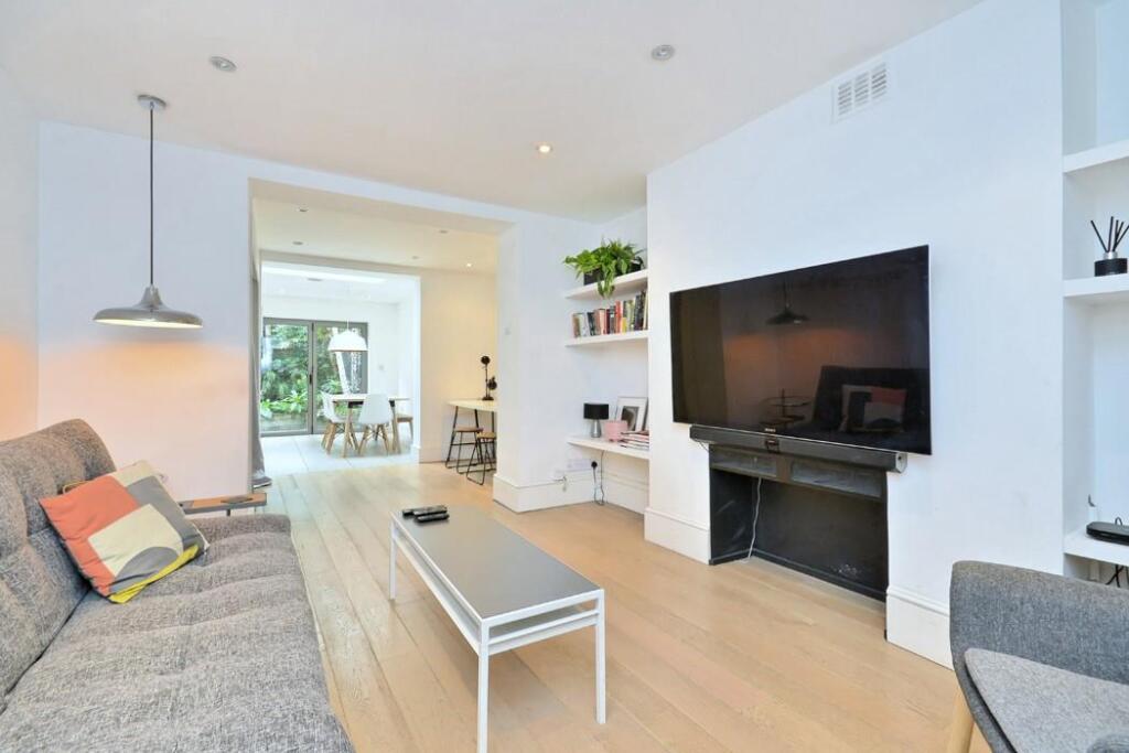 2 bed 1st Floor Flat for rent in Islington. From Knight Frank - Islington