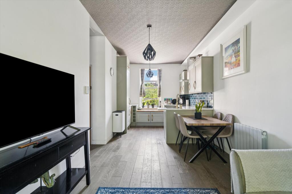3 bed 1st Floor Flat for rent in London. From Knight Frank - Islington