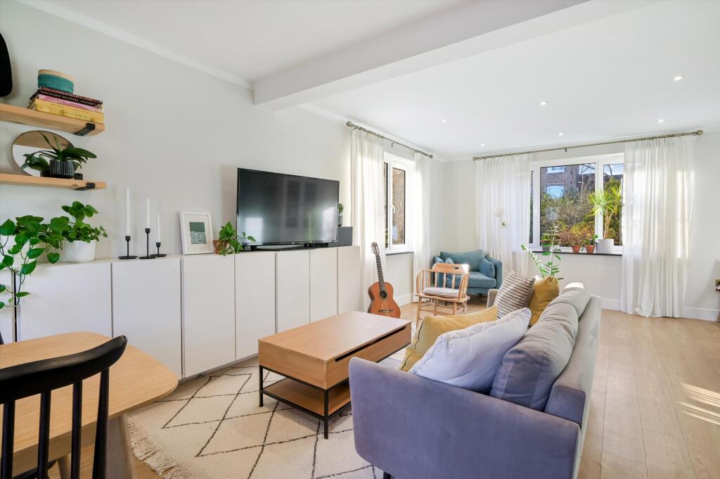 5 bed Detached for rent in London. From Knight Frank - Islington