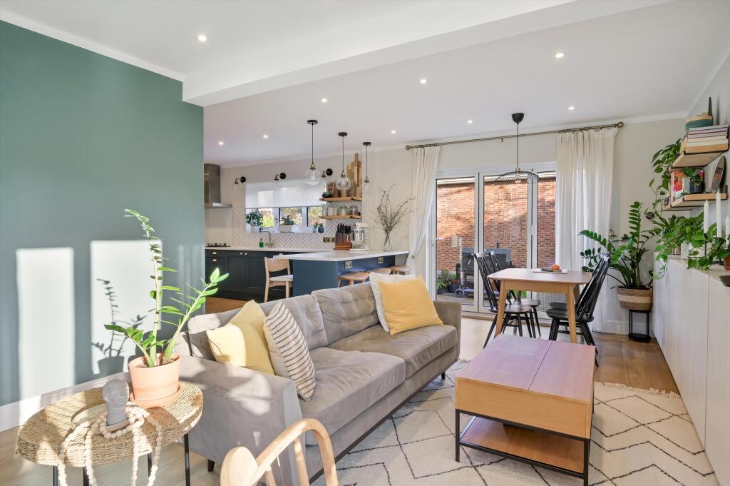 5 bed Detached for rent in Islington. From Knight Frank - Islington