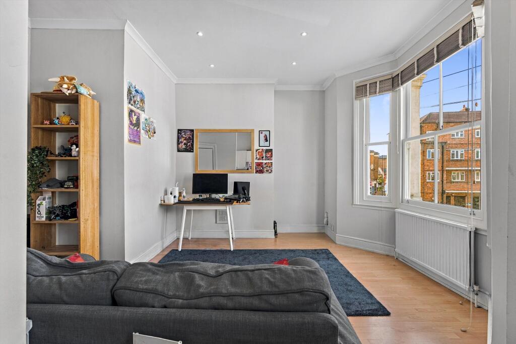 1 bed 1st Floor Flat for rent in London. From Knight Frank - Islington