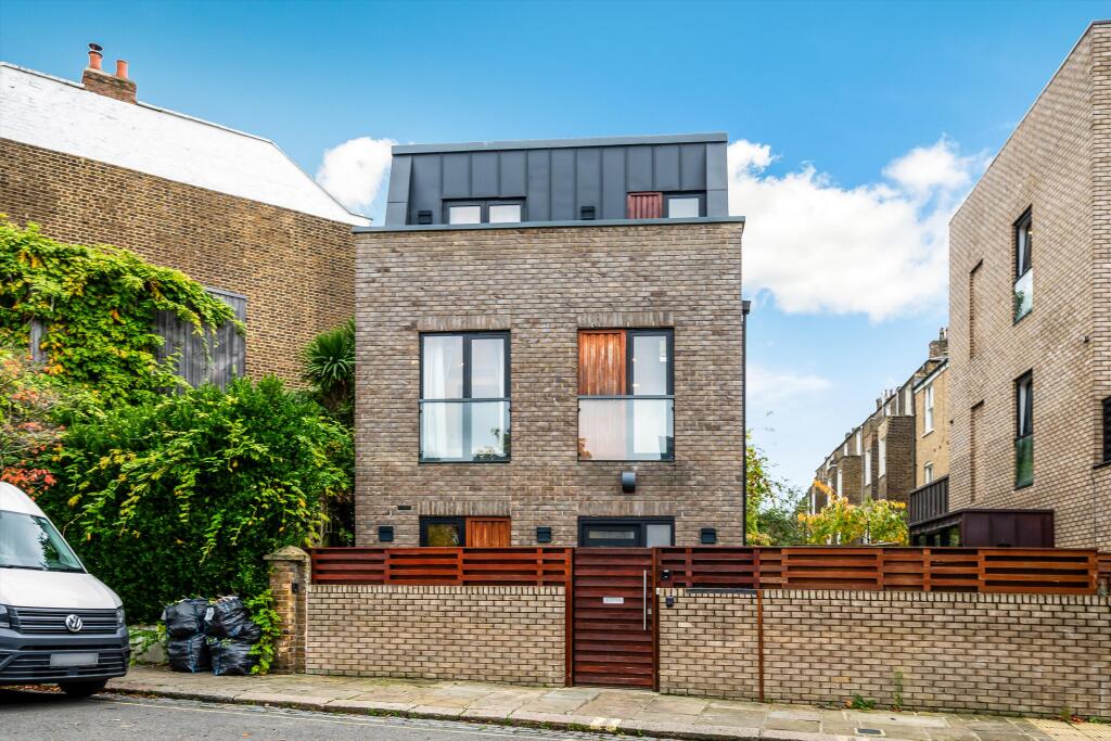 4 bed Detached for rent in Camden Town. From Knight Frank - Lettings - Kings Cross
