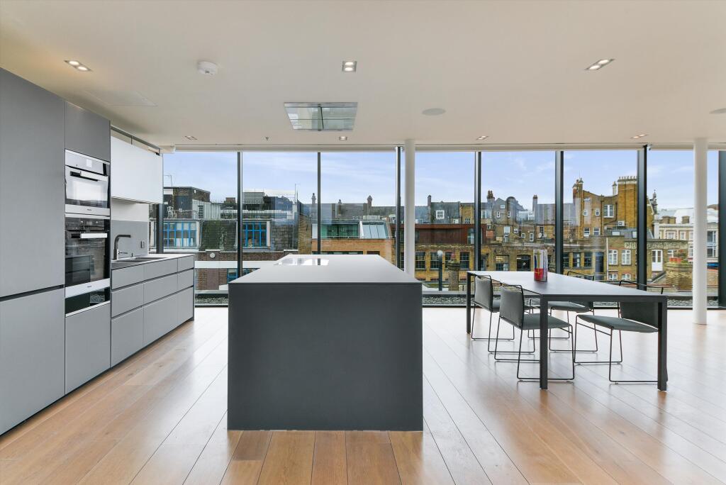 3 bed 1st Floor Flat for rent in London. From Knight Frank - Lettings - Kings Cross
