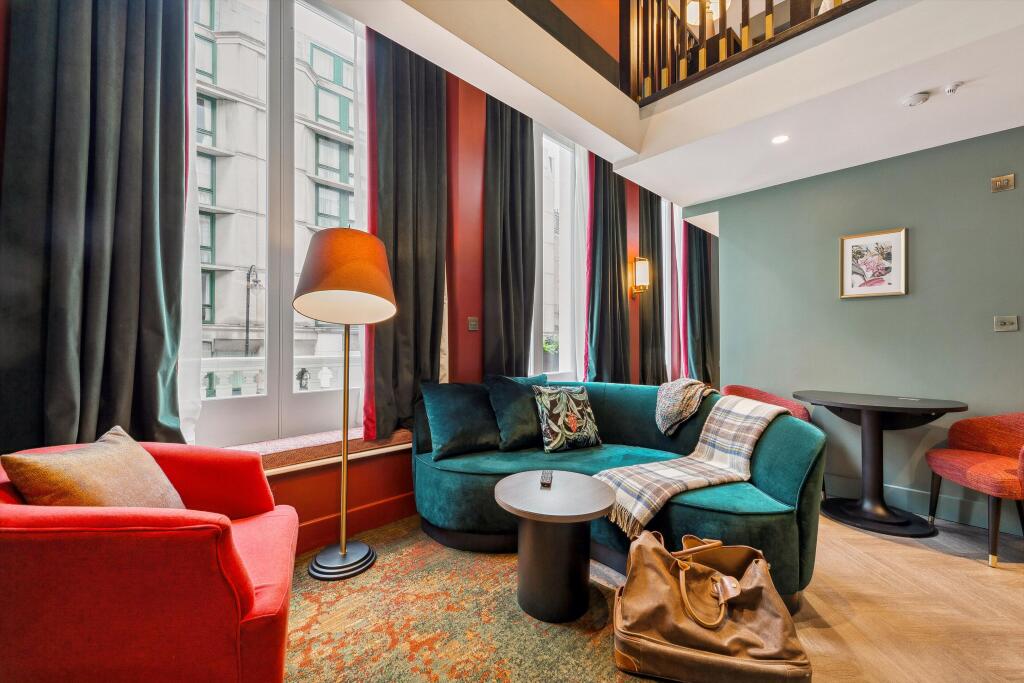 1 bed 1st Floor Flat for rent in London. From Knight Frank - South Kensington