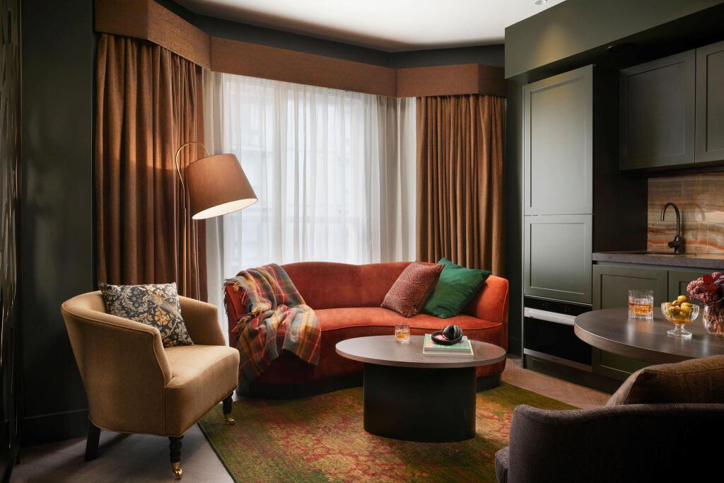 1 bed 1st Floor Flat for rent in London. From Knight Frank - South Kensington