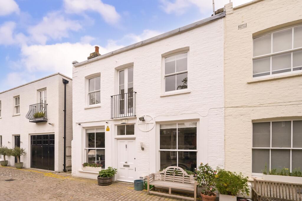 2 bed Mid Terraced House for rent in London. From Knight Frank - South Kensington