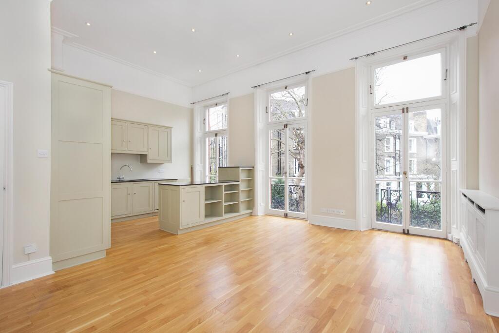 2 bed 1st Floor Flat for rent in Chelsea. From Knight Frank - South Kensington