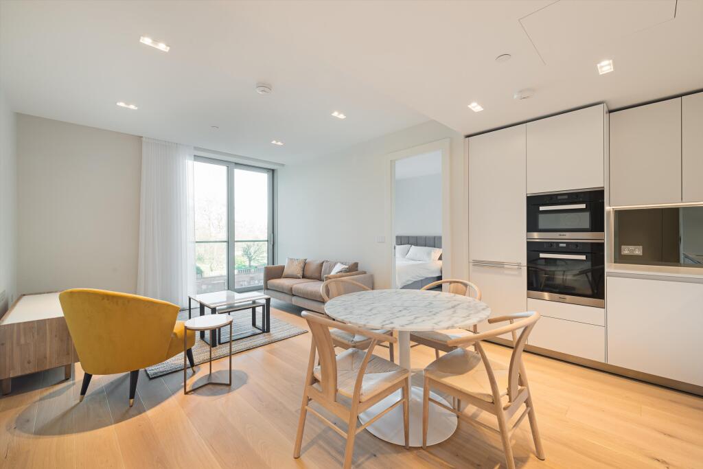 1 bed 1st Floor Flat for rent in Fulham. From Knight Frank - South Kensington