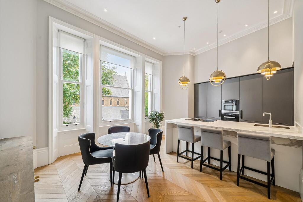 2 bed 1st Floor Flat for rent in London. From Knight Frank - South Kensington 2 bed 1st Floor Flat for rent in London. From Knight Frank - South Kensington