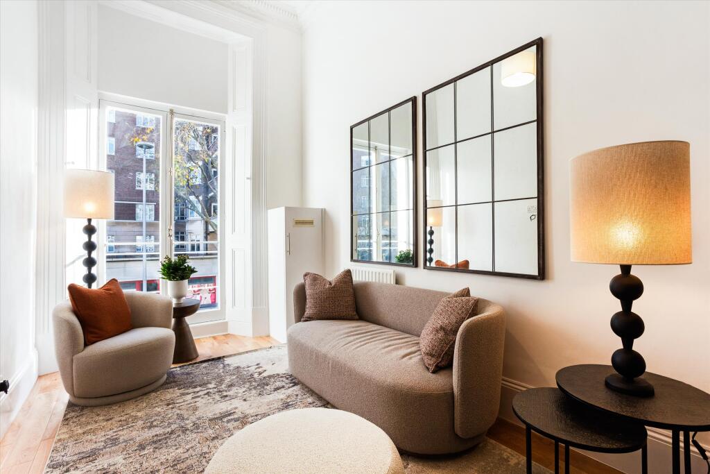 2 bed 1st Floor Flat for rent in Chelsea. From Knight Frank - South Kensington