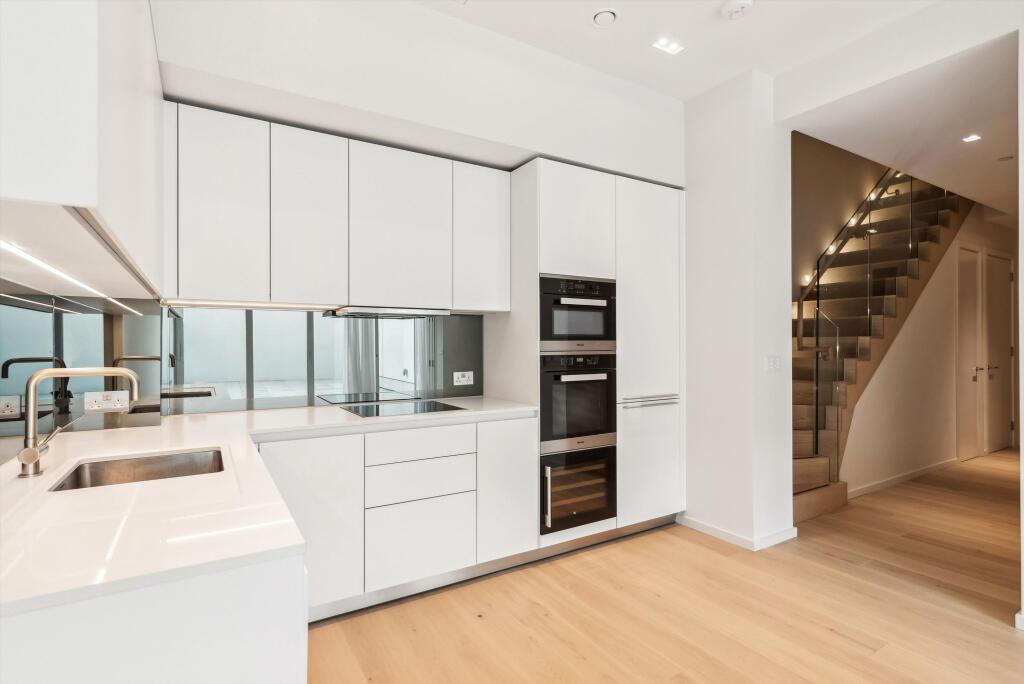 2 bed 1st Floor Flat for rent in Fulham. From Knight Frank - South Kensington 2 bed 1st Floor Flat for rent in Fulham. From Knight Frank - South Kensington