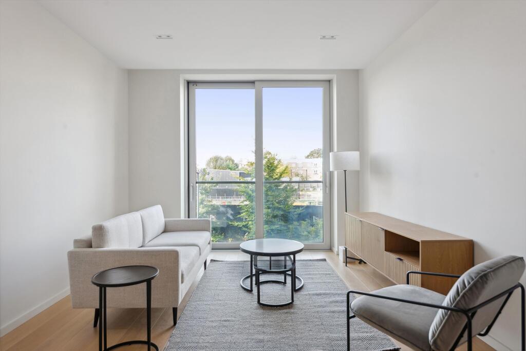 1 bed 1st Floor Flat for rent in London. From Knight Frank - South Kensington