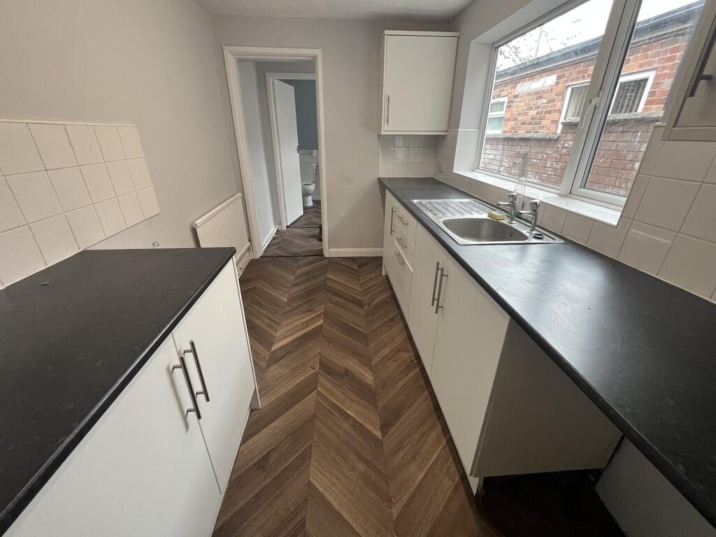 3 bed Mid Terraced House for rent in Retford. From Brown & Co - Retford