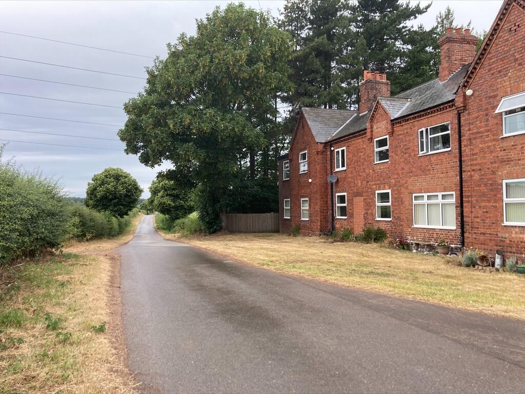 3 bed Mid Terraced House for rent in Retford. From Brown & Co - Retford