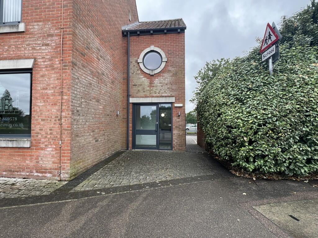 2 bed 1st Floor Flat for rent in Witham St Hughs. From Brown & Co - Retford