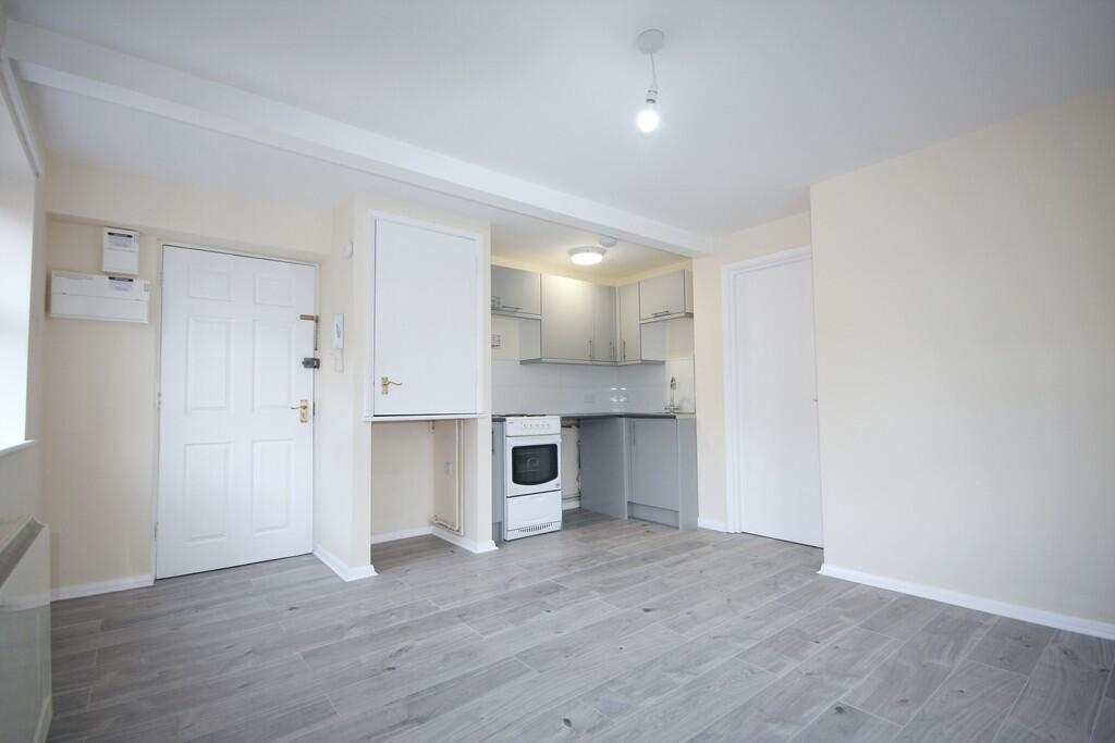 1 bed 1st Floor Flat for rent in Retford. From Brown & Co - Retford