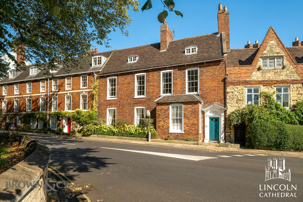3 bed 1st Floor Flat for rent in Riseholme. From Brown & Co - Retford