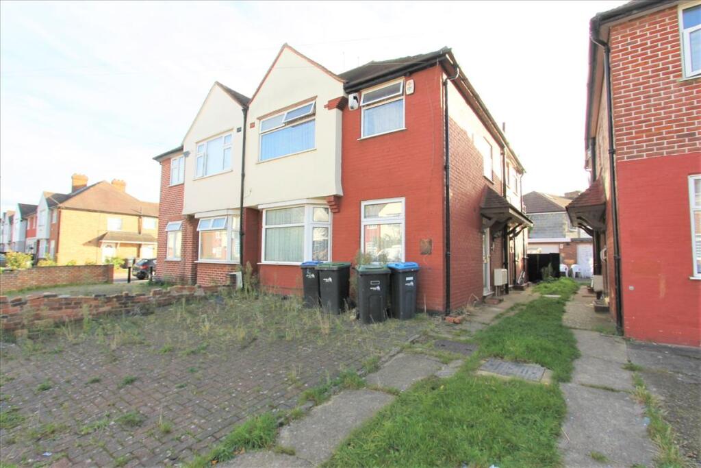 2 bed 1st Floor Flat for rent in London. From Knights Residential - Edmonton