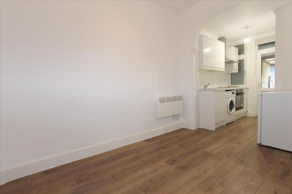 0 bed 1st Floor Flat for rent in Edmonton. From Knights Residential - Edmonton